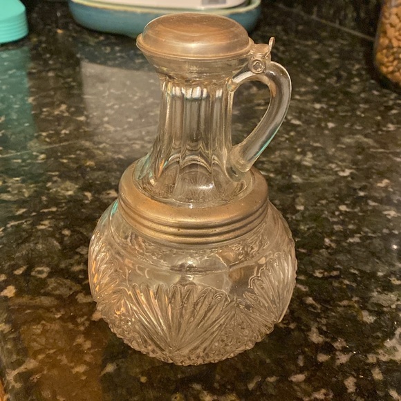 Vintage Table Top Condiment Dispensers/ Decanters - Picture 4 of 8